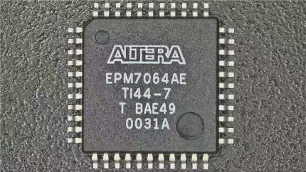EPM7064AETI44-7